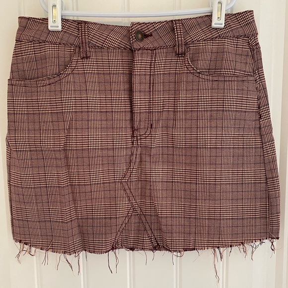 TILLY’S - Sky & Sparrow 90’s inspired distressed grunge plaid mini skirt - Picture 4 of 6